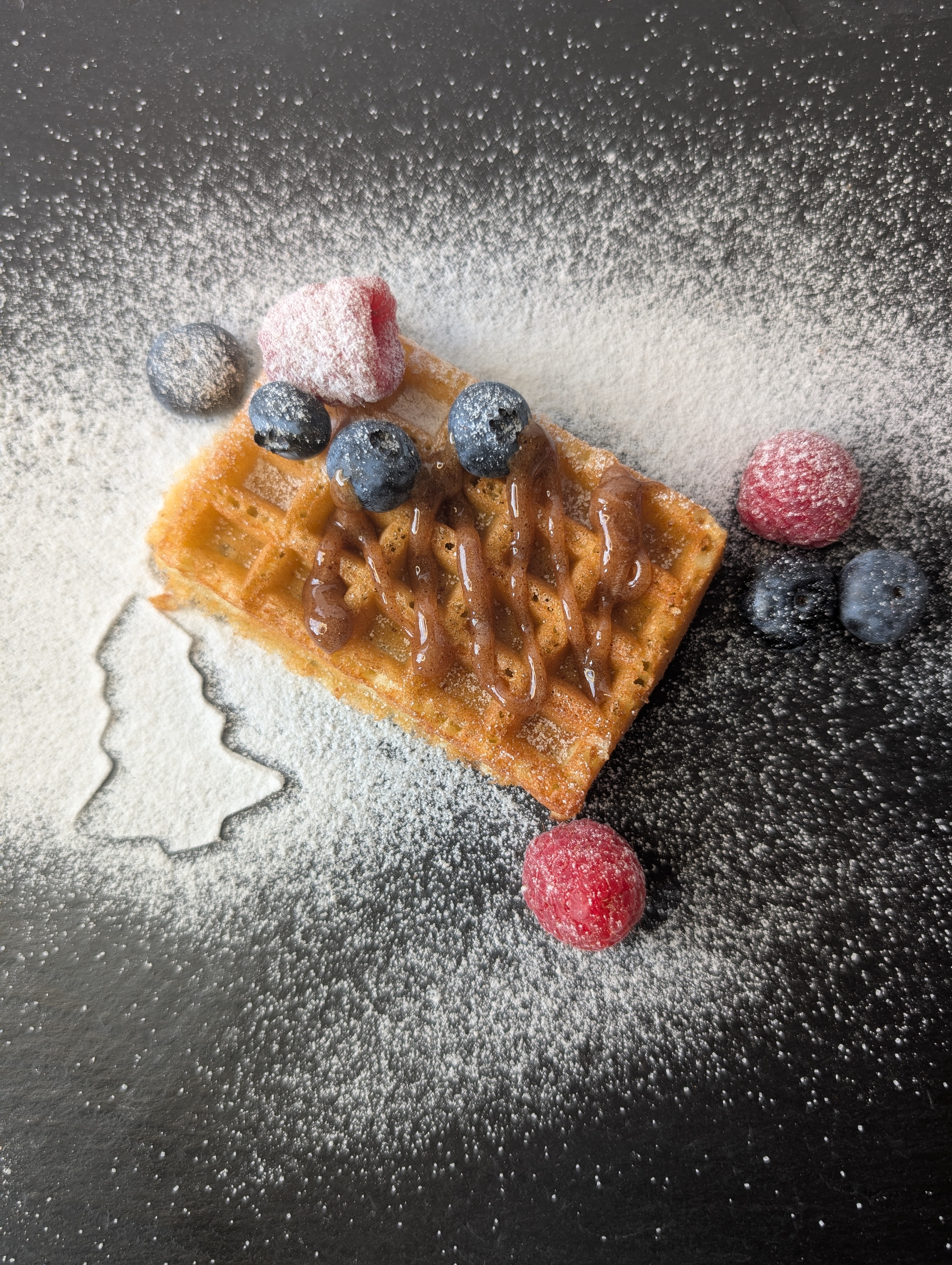 spekulatius-im-honig-beesqueeze-regionaler-weihnachtshonig-weihnachtsedition-im-quetschbeutel